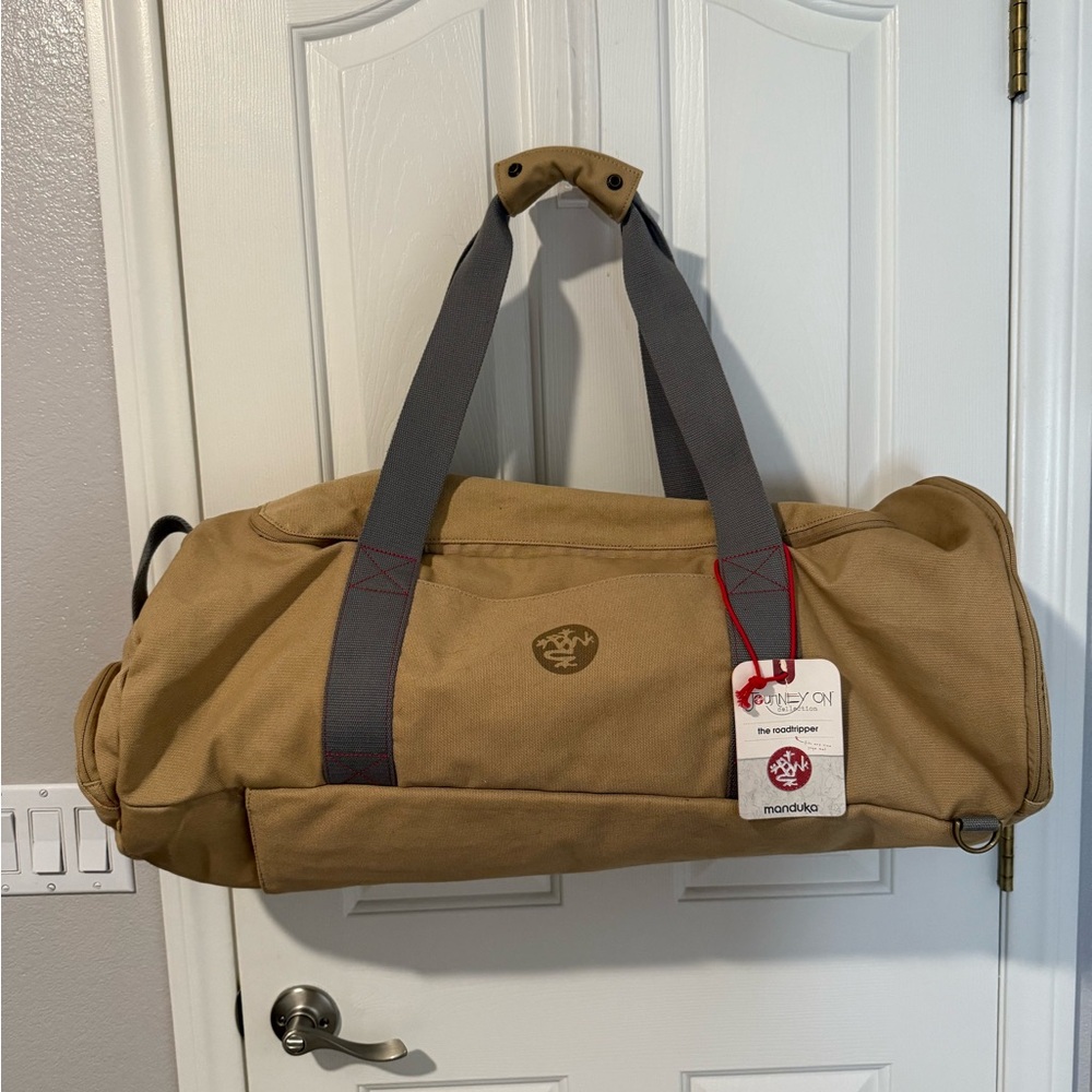 Manduka Journey On tan & red  Duffel Bag
